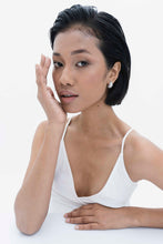 Load image into Gallery viewer, NIMA EARRINGS WHITE GOLD