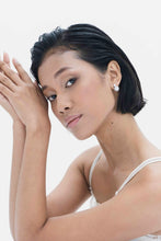 Load image into Gallery viewer, ALEENA EARRINGS WHITE GOLD