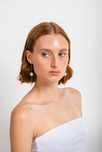 Load image into Gallery viewer, OLIVIA EARRINGS GOLD