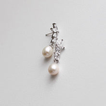 Load image into Gallery viewer, SERENE EARRINGS WHITE GOLD