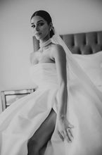 Load image into Gallery viewer, NICOLE PEARL CHOKER