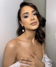 Load image into Gallery viewer, AMARA EARRINGS GOLD