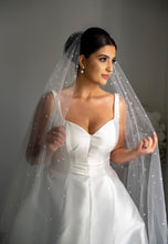 Load image into Gallery viewer, SANDY EARRINGS GOLD