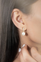 Load image into Gallery viewer, GRACE EARRINGS GOLD