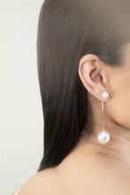 Load image into Gallery viewer, AMARA EARRINGS WHITE GOLD