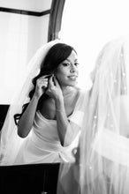 Load image into Gallery viewer, HERA EARRINGS WHITE GOLD