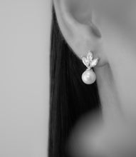 Load image into Gallery viewer, ESME EARRINGS WHITE GOLD