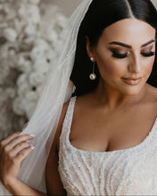 Load image into Gallery viewer, AMARA EARRINGS GOLD