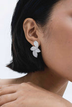 Load image into Gallery viewer, KAEDE EARRINGS WHITE GOLD
