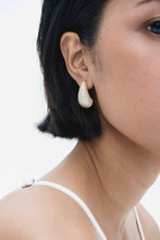 Load image into Gallery viewer, BRENNEN EARRINGS GOLD
