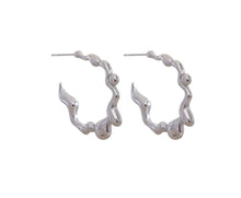 Load image into Gallery viewer, CECILIA EARRINGS WHITE GOLD
